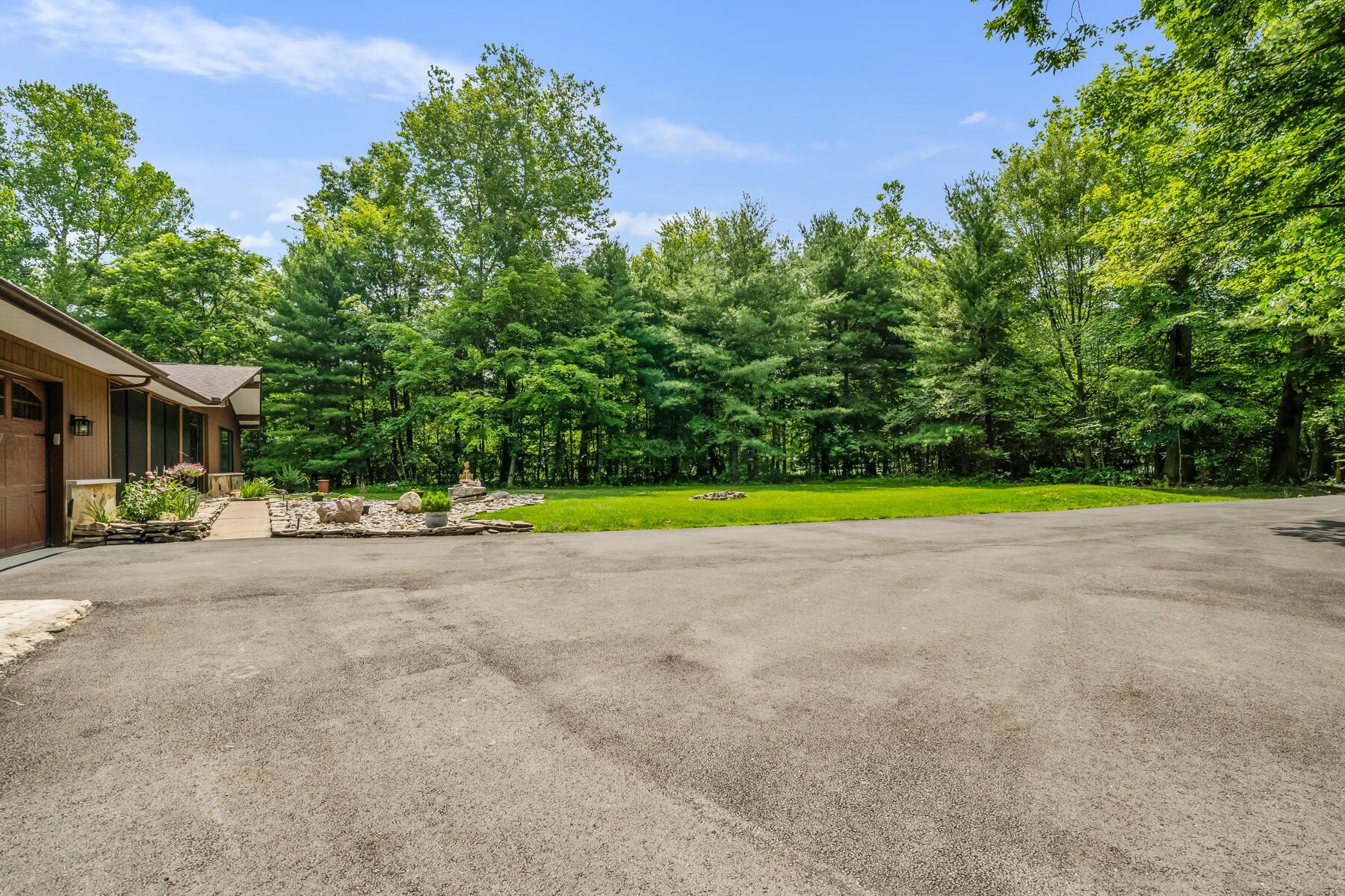 Property Photo: 8136 Kennedy Road OH 43004