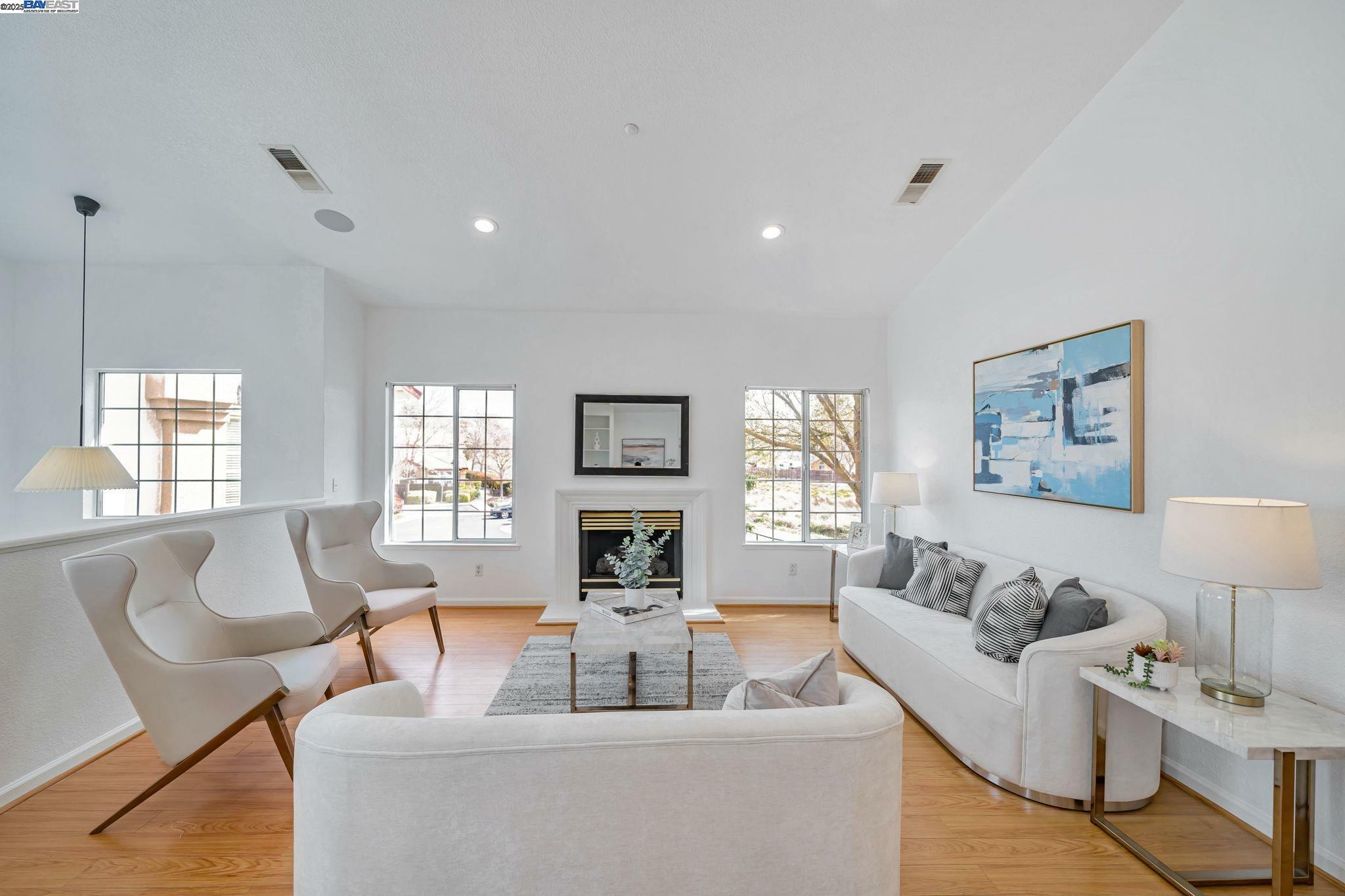 Property Photo: 5786 Belleza Dr CA 94588