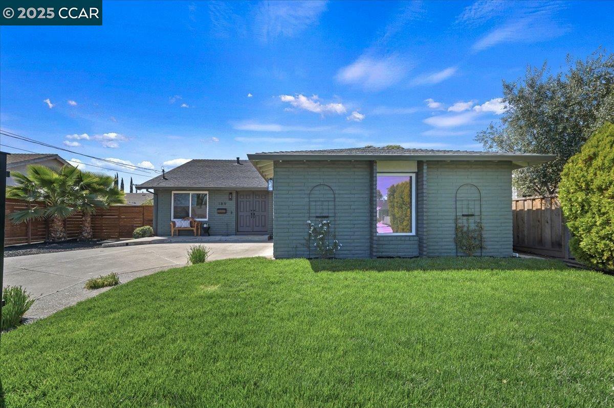 Property Photo: 189 Nadine St CA 94550