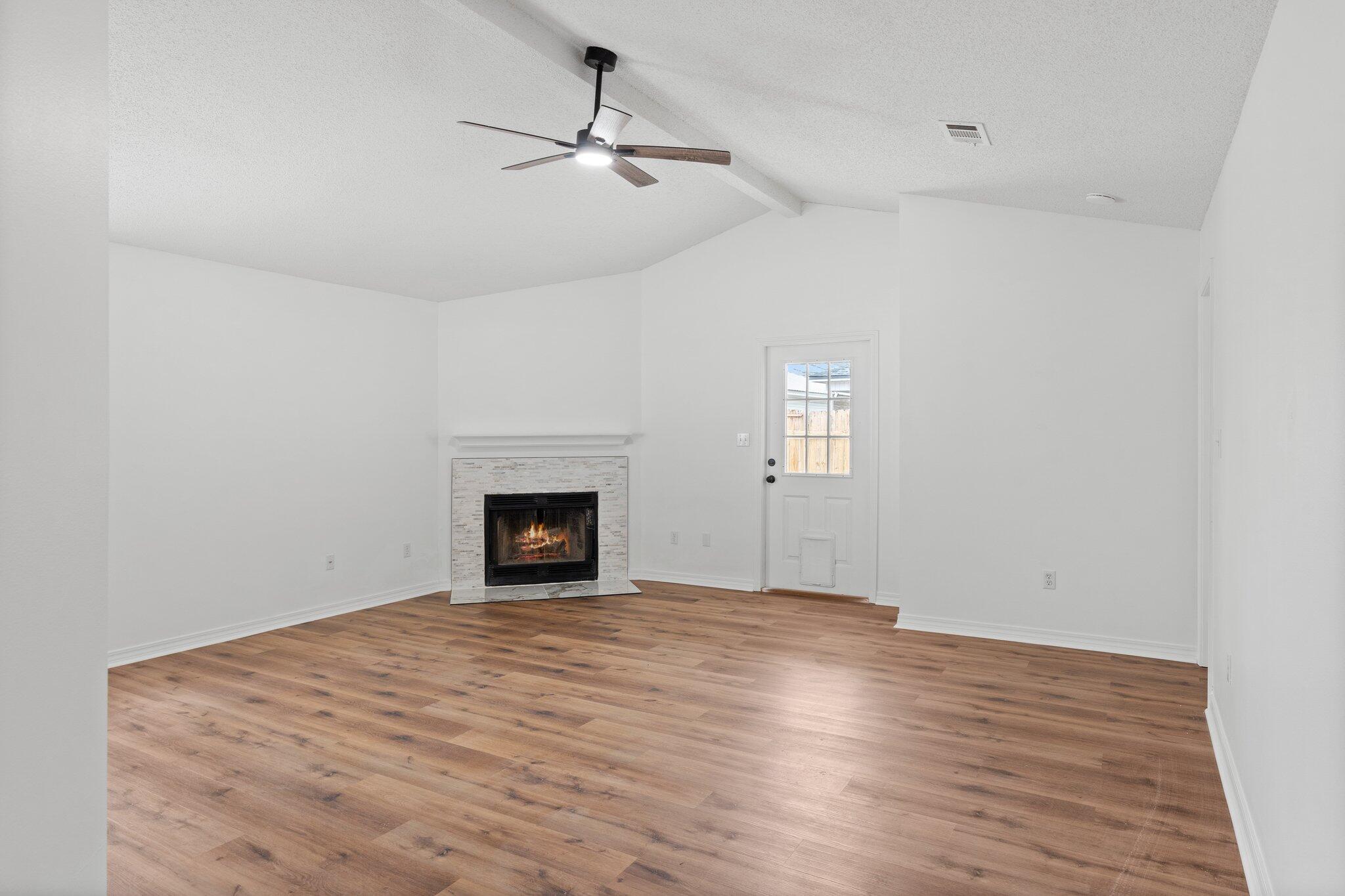 Property Photo: 991 John Wayne Circle FL 32547