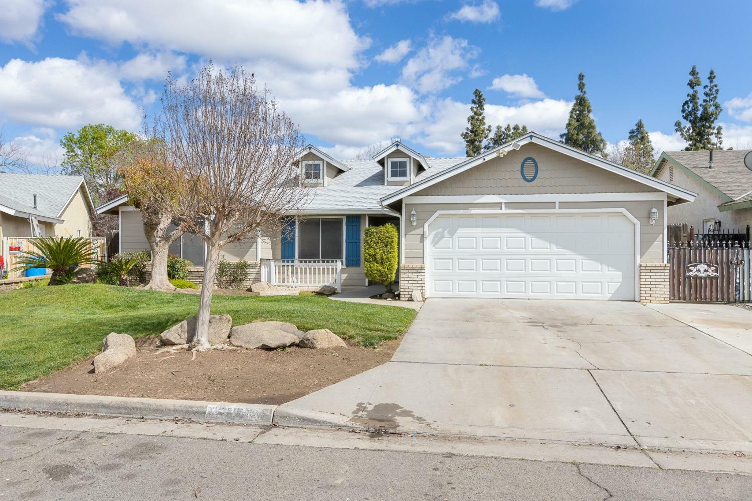 Property Photo: 2272 N Mitre Avenue CA 93722
