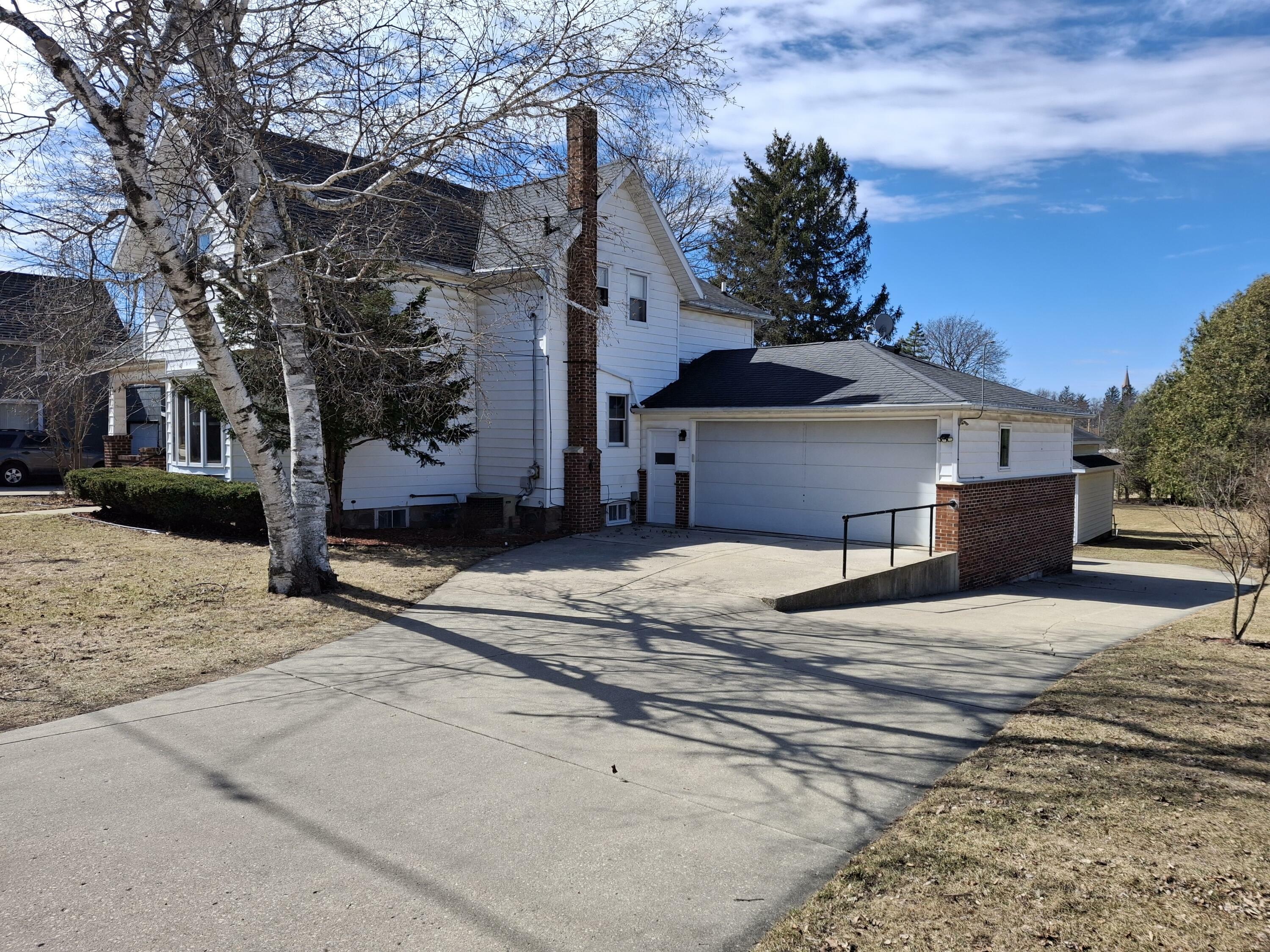 216 N Watertown St  Johnson Creek WI 53038 photo