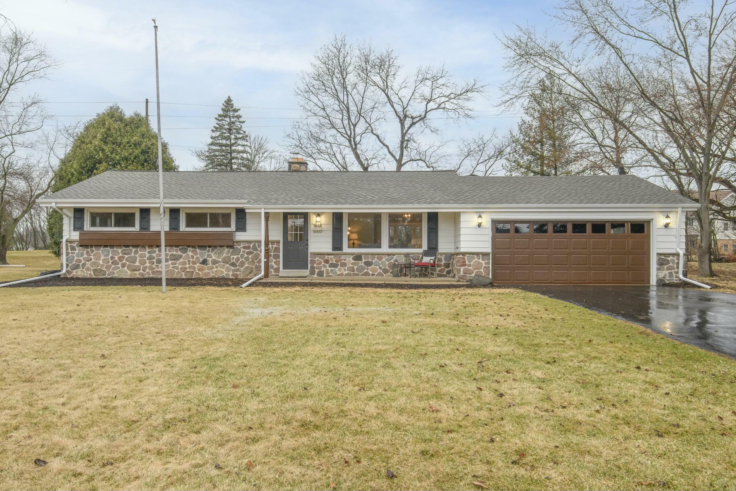 W139s6893 Sherwood Cir  Muskego WI 53150 photo