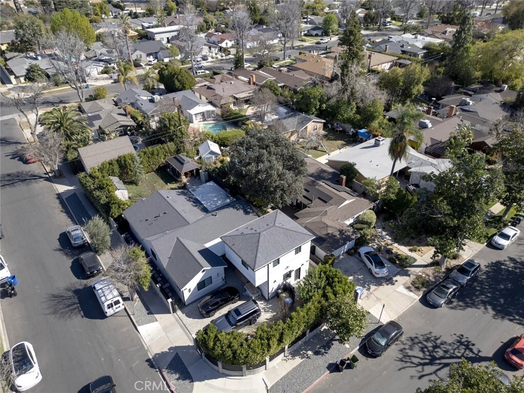 Property Photo: 6958 Costello Avenue CA 91405