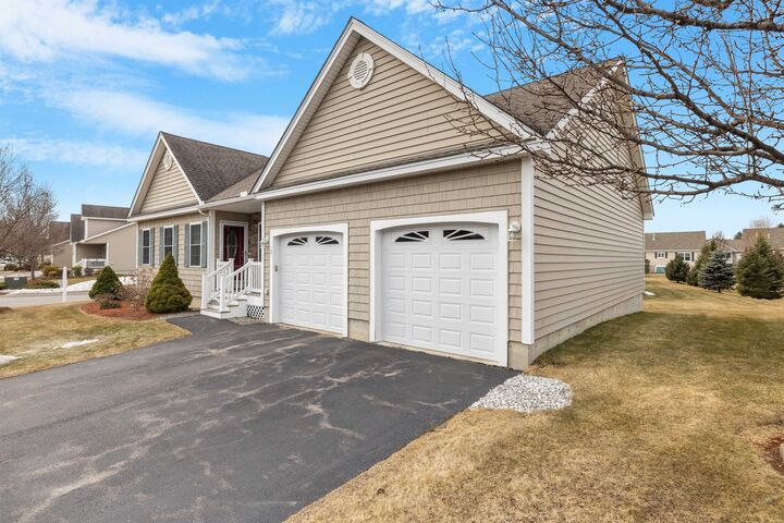 Property Photo:  2 Cricketfield Lane  NH 03051 