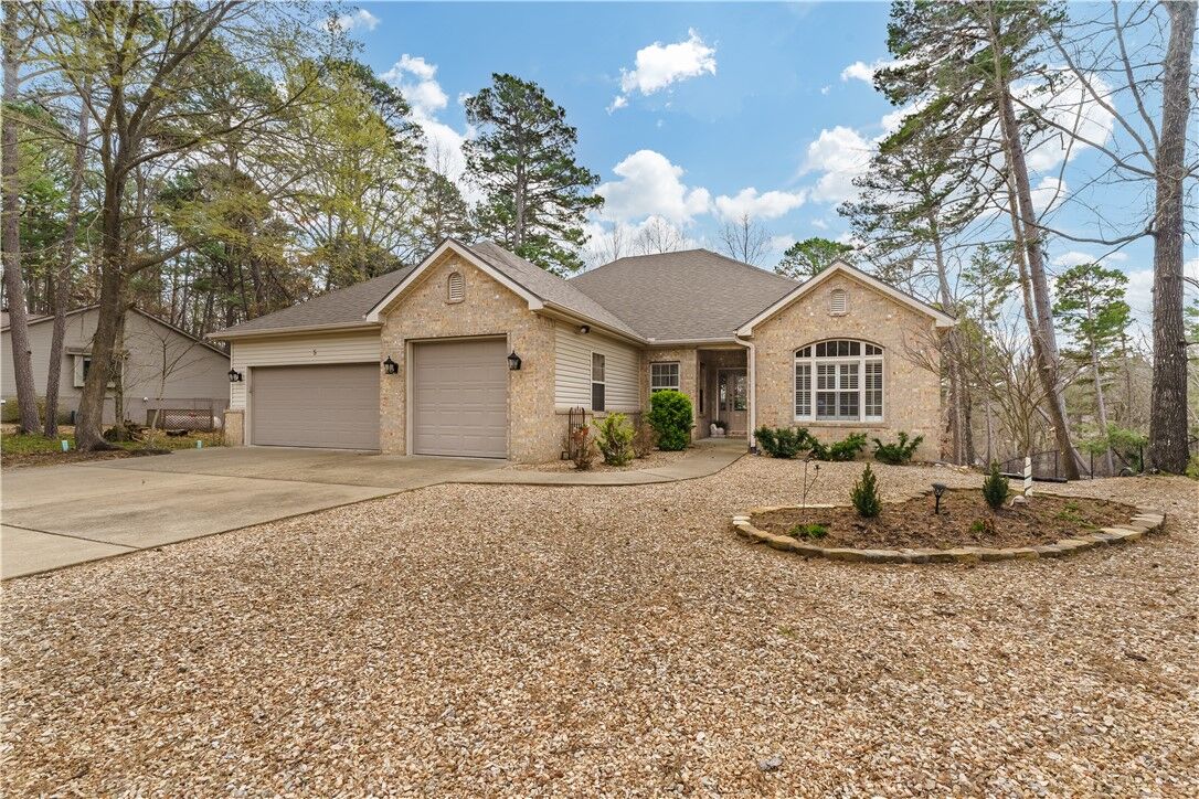 Property Photo: 5 Devizis Drive AR 72714