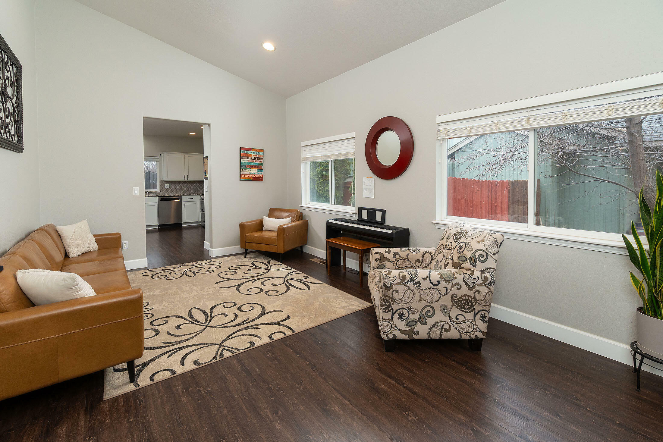 Property Photo:  2131 NW Poplar Avenue  OR 97756 