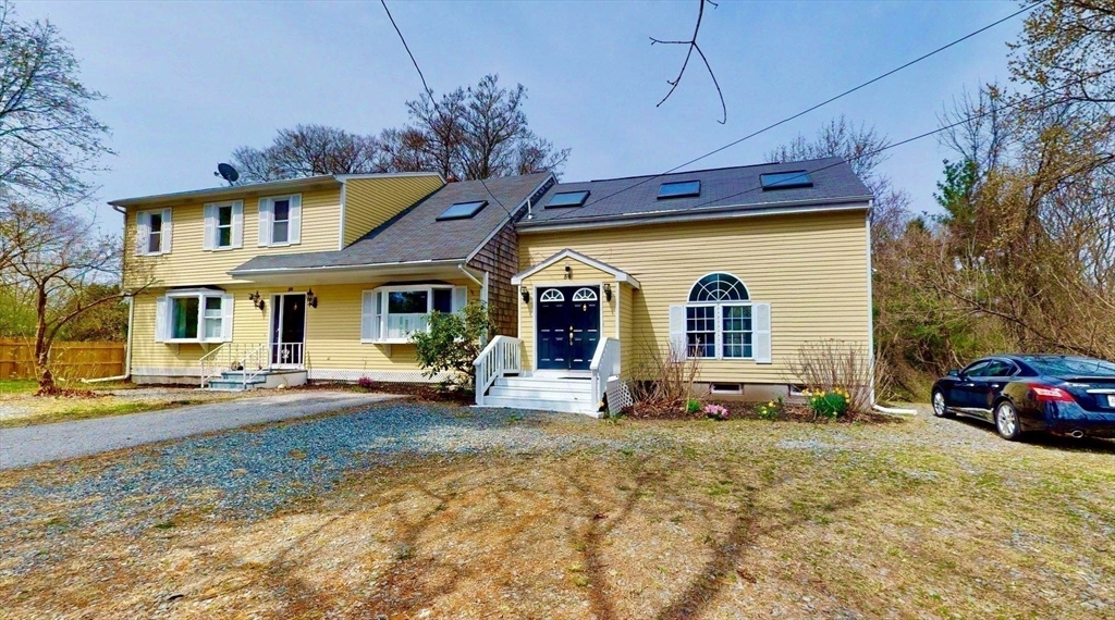 Property Photo:  56 Pleasant View Ave  RI 02828 
