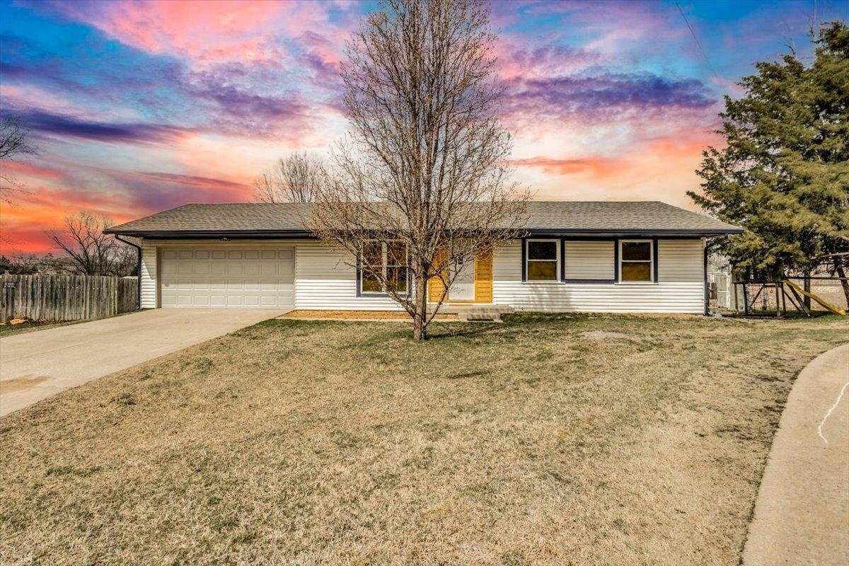 Property Photo: 12 SE 4th Ct KS 67114