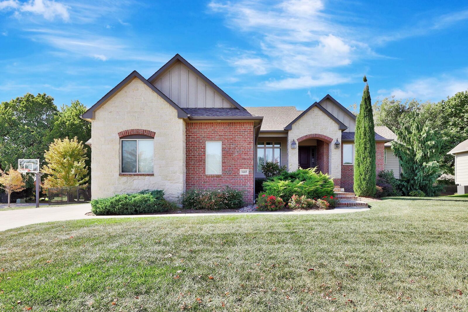 Property Photo:  1603 N Graystone St  KS 67230 