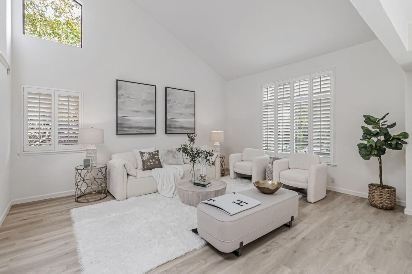 Property Photo: 2399 Lyall Way CA 94002