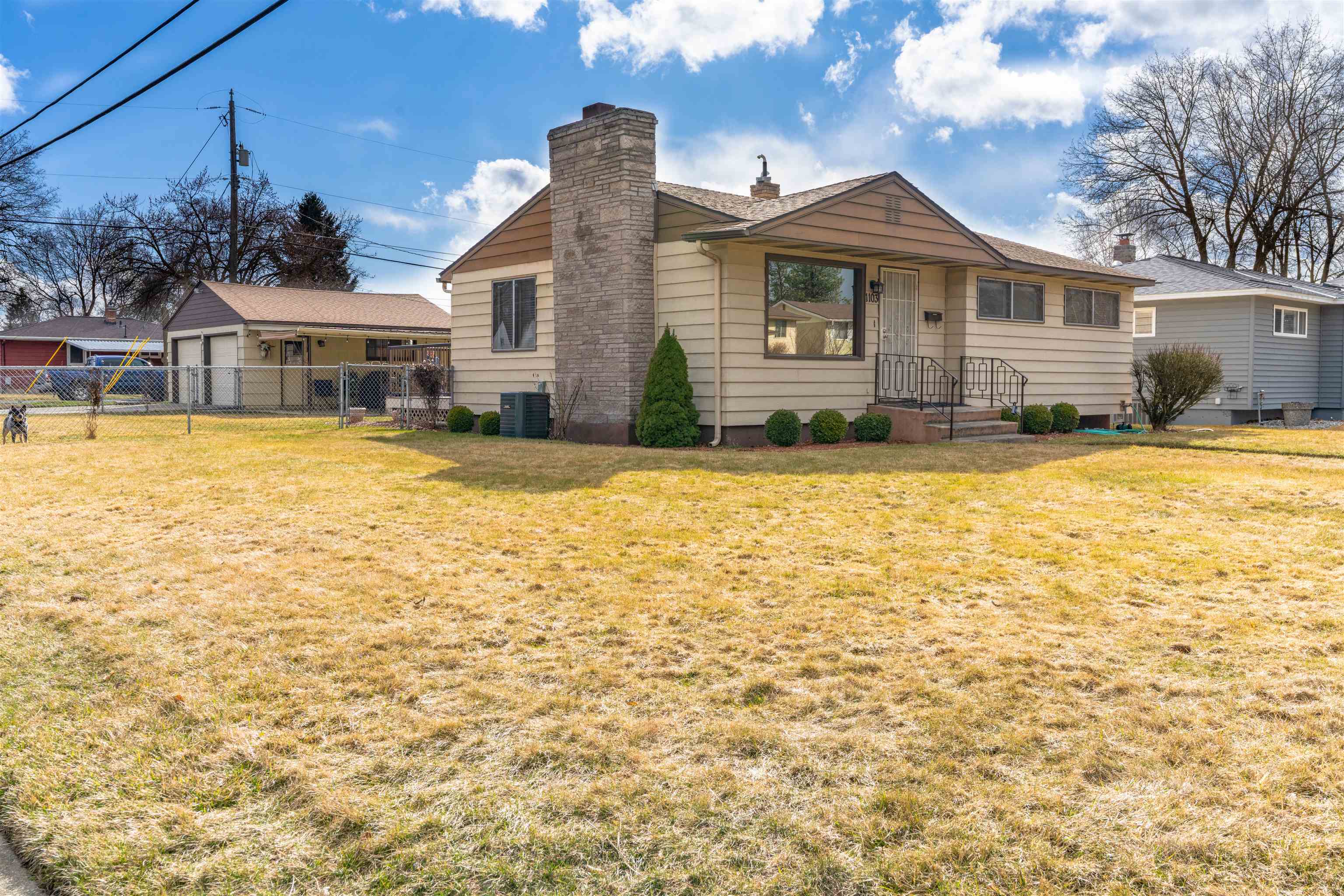 Property Photo:  1103 W Decatur Ave  WA 99205 