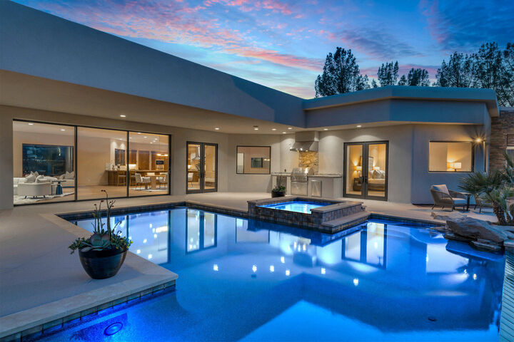 Property Photo:  2031 E Cliff Point Dr  UT 84790 