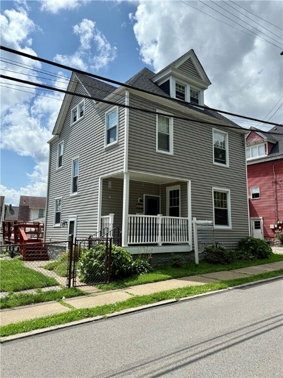 Property Photo:  211 Berringer Pl  PA 15202 