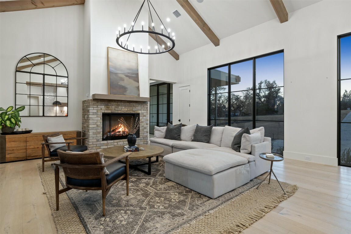 Property Photo: 5805 Twin Peaks Trace TX 78738