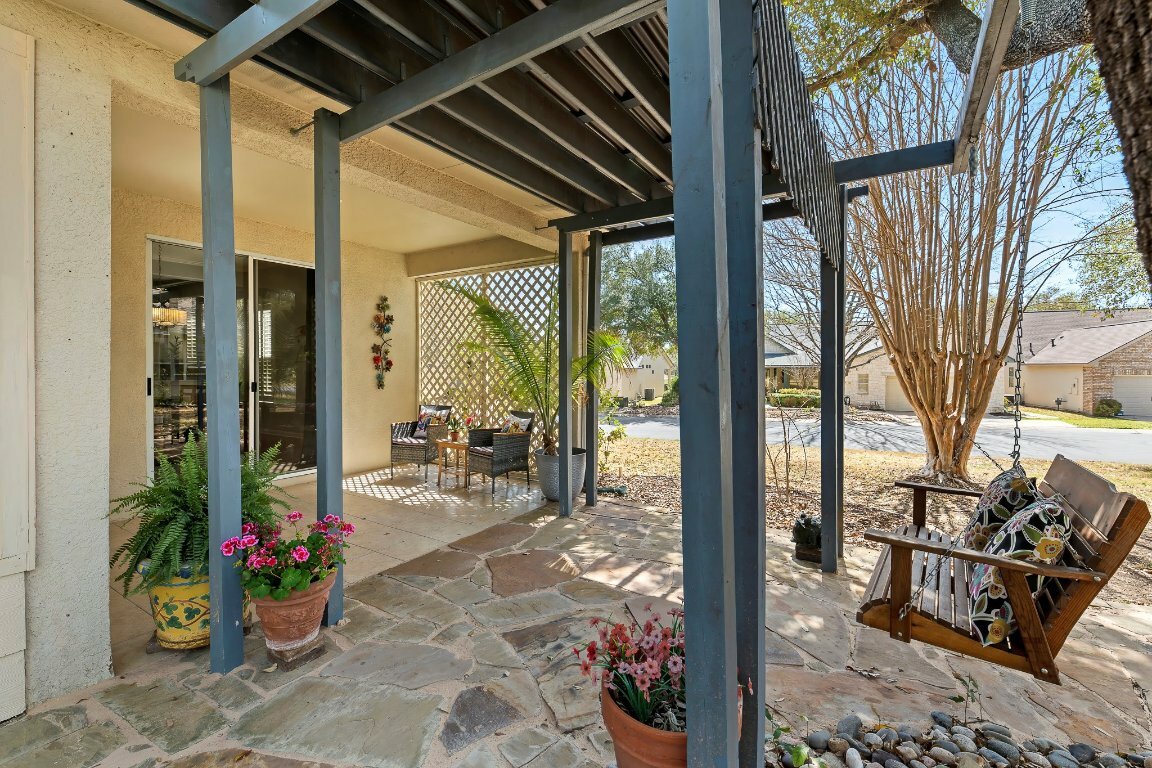 Property Photo: 100 Blacksmiths Circle TX 78633