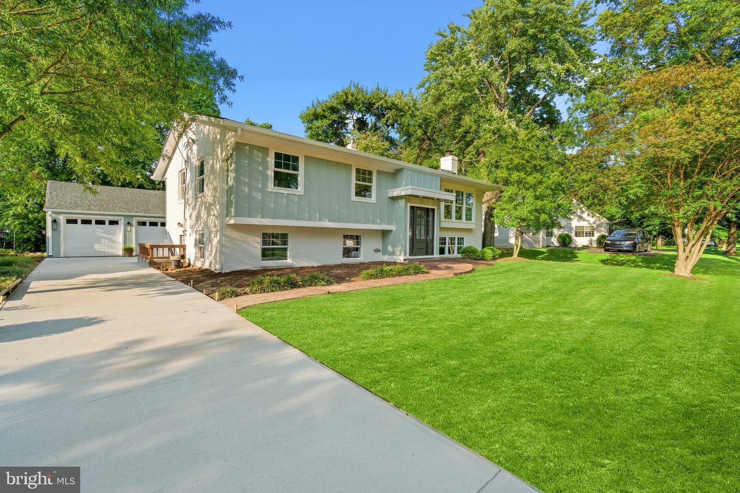 Property Photo: 1112 Neal Drive VA 22308