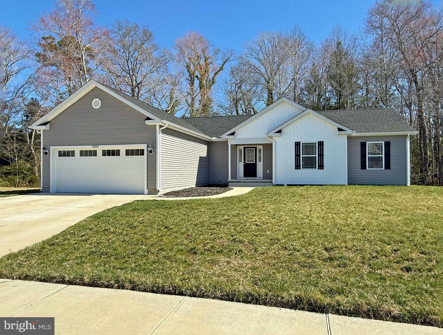 Property Photo: 21324 N Acorn Way DE 19958