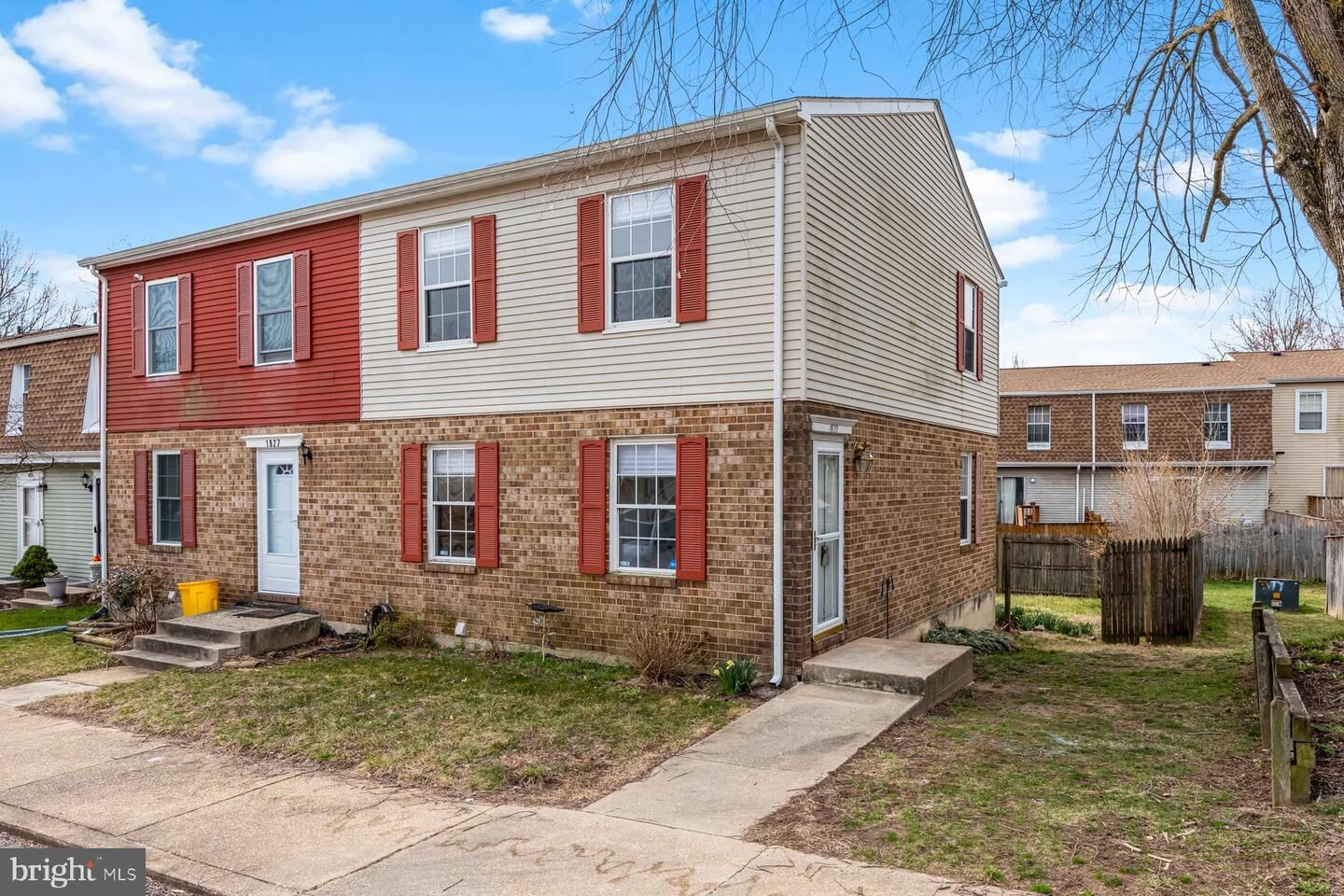 Property Photo:  1829 Blue Jay Court  MD 21144 