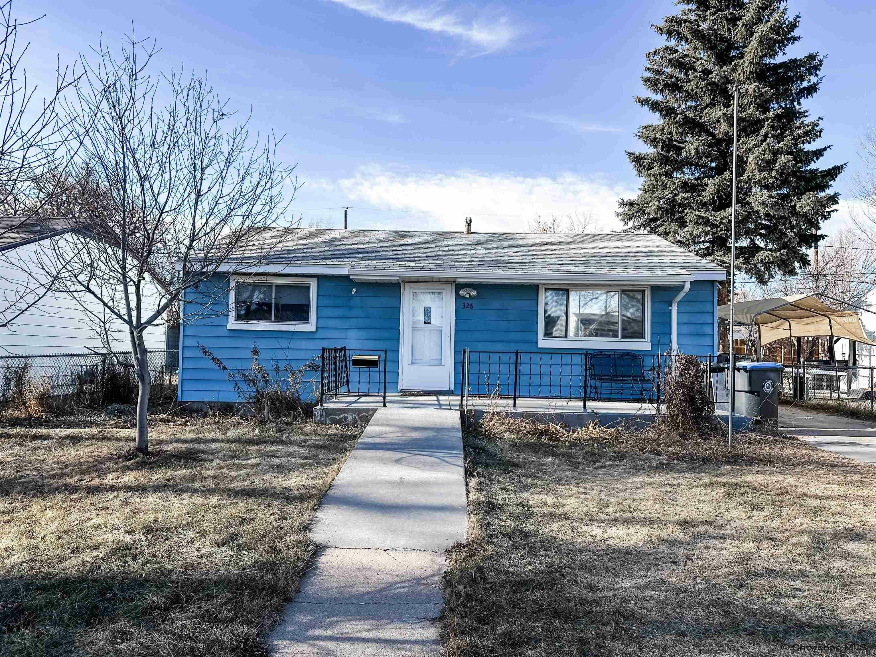 Property Photo: 326 Cribbon Ave WY 82007