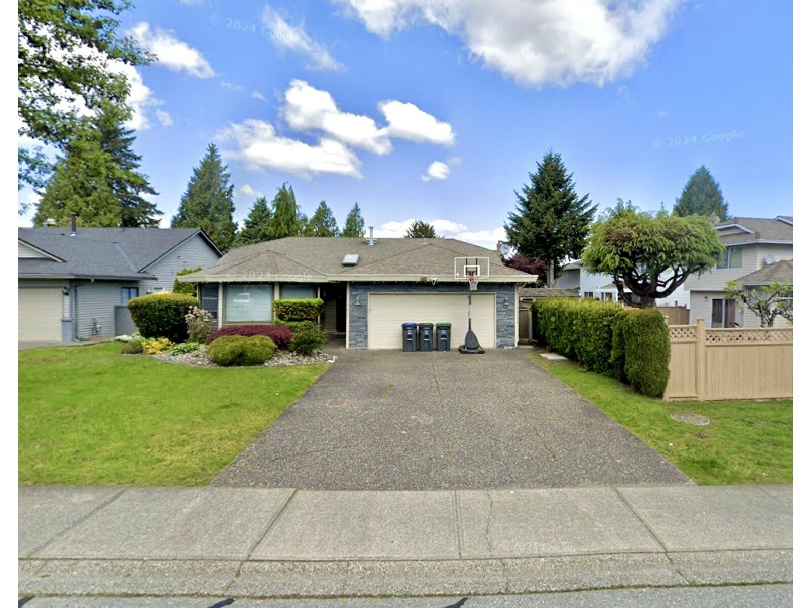 Property Photo: 15431 93 BC V3R 9B5