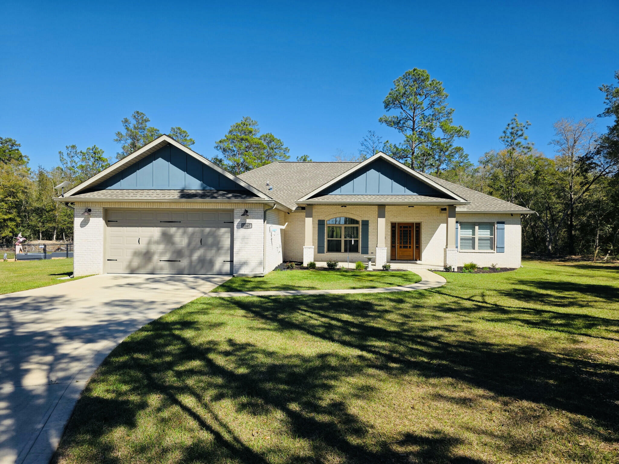 Property Photo: 5507 Goodwin Road FL 32539
