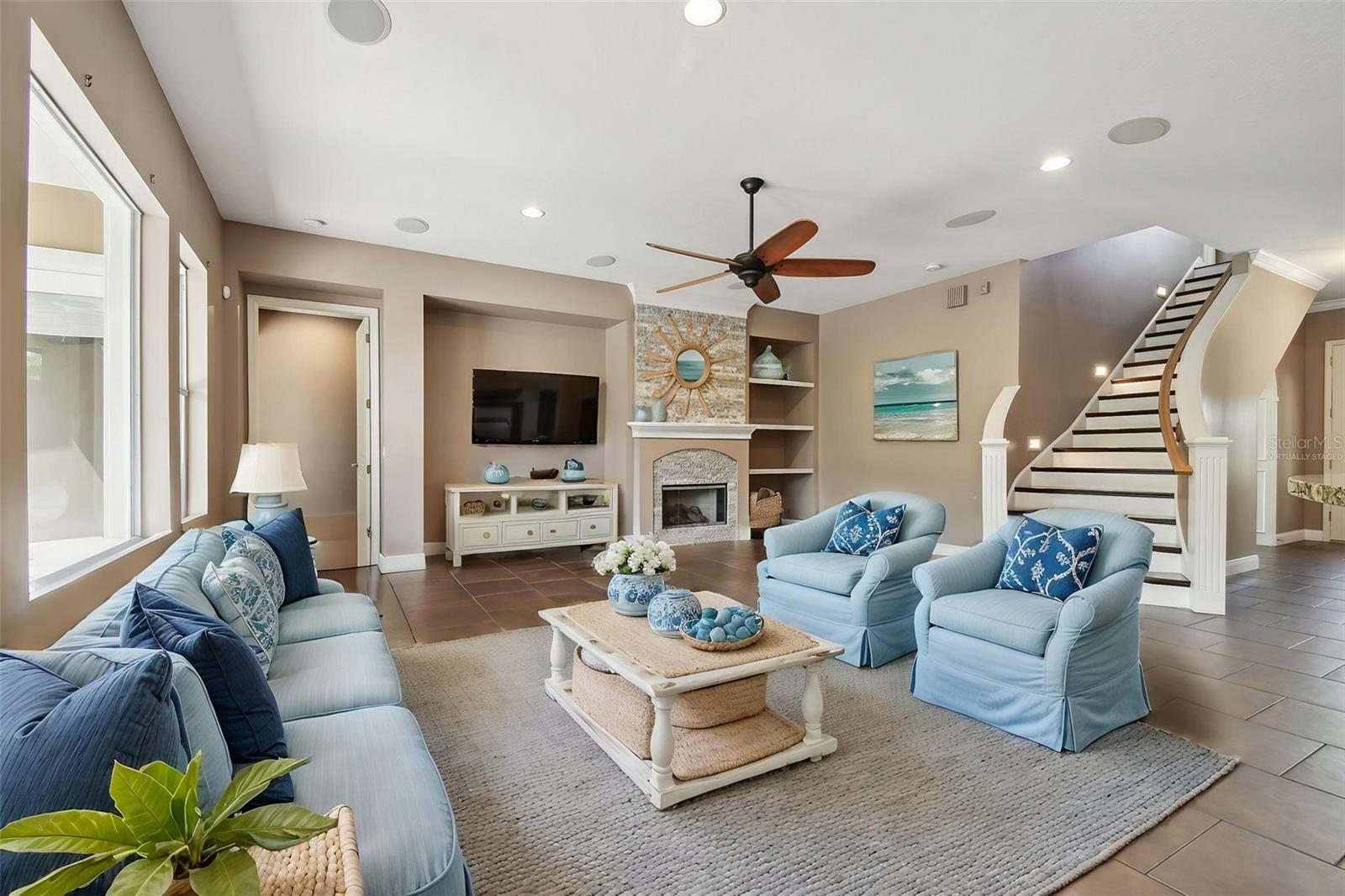 Property Photo: 824 Islebay Drive FL 33572