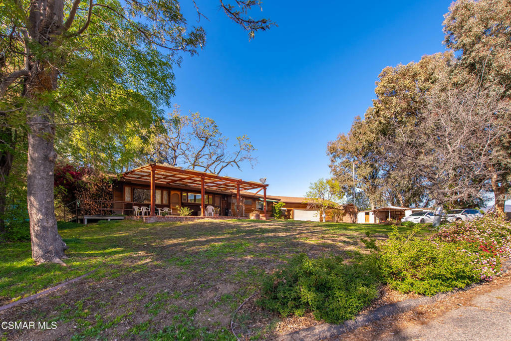 Property Photo:  2844 Royal Avenue  CA 93065 