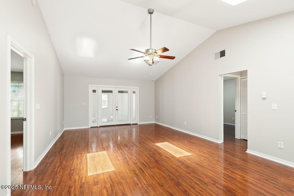 Property Photo: 1974 Acorn Run W FL 32073