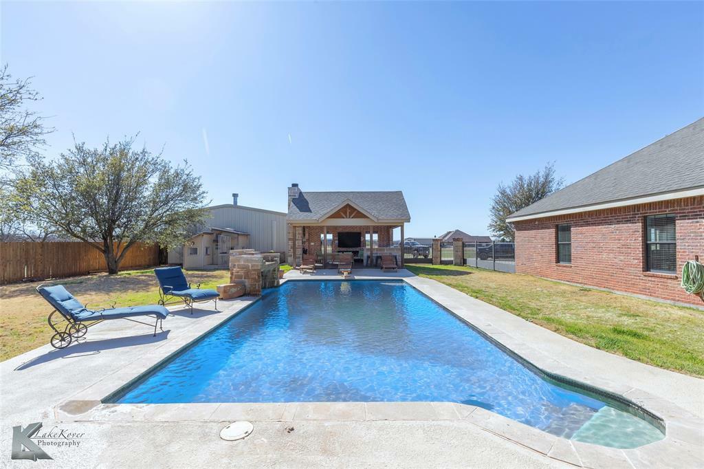 Property Photo: 357 County Road 337 TX 79562