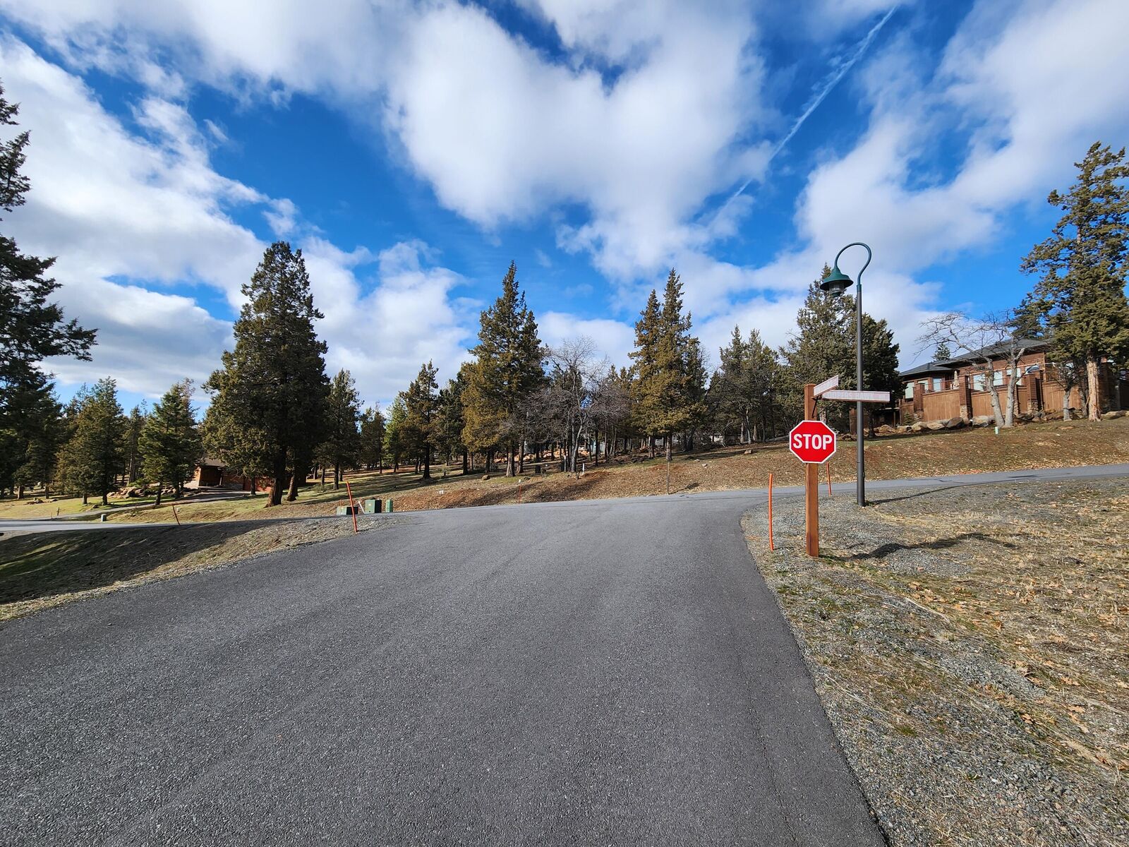 Property Photo: Coopers Hawk 259 OR 97601