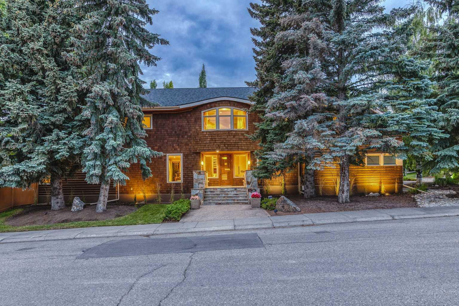 Property Photo: 1403 Beverley Place SW AB T2V 2C7