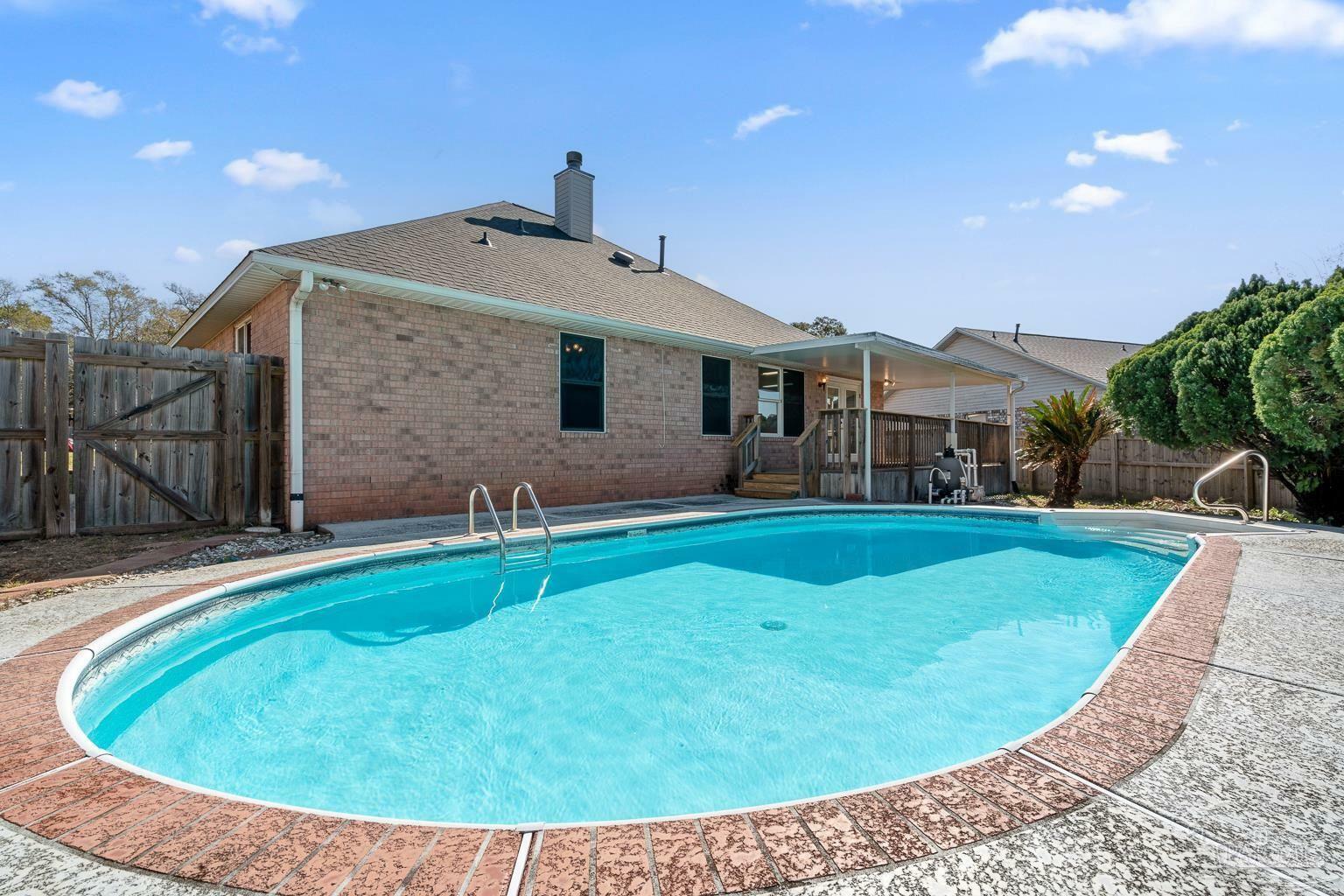 Property Photo: 3241 Tallship Ln FL 32526