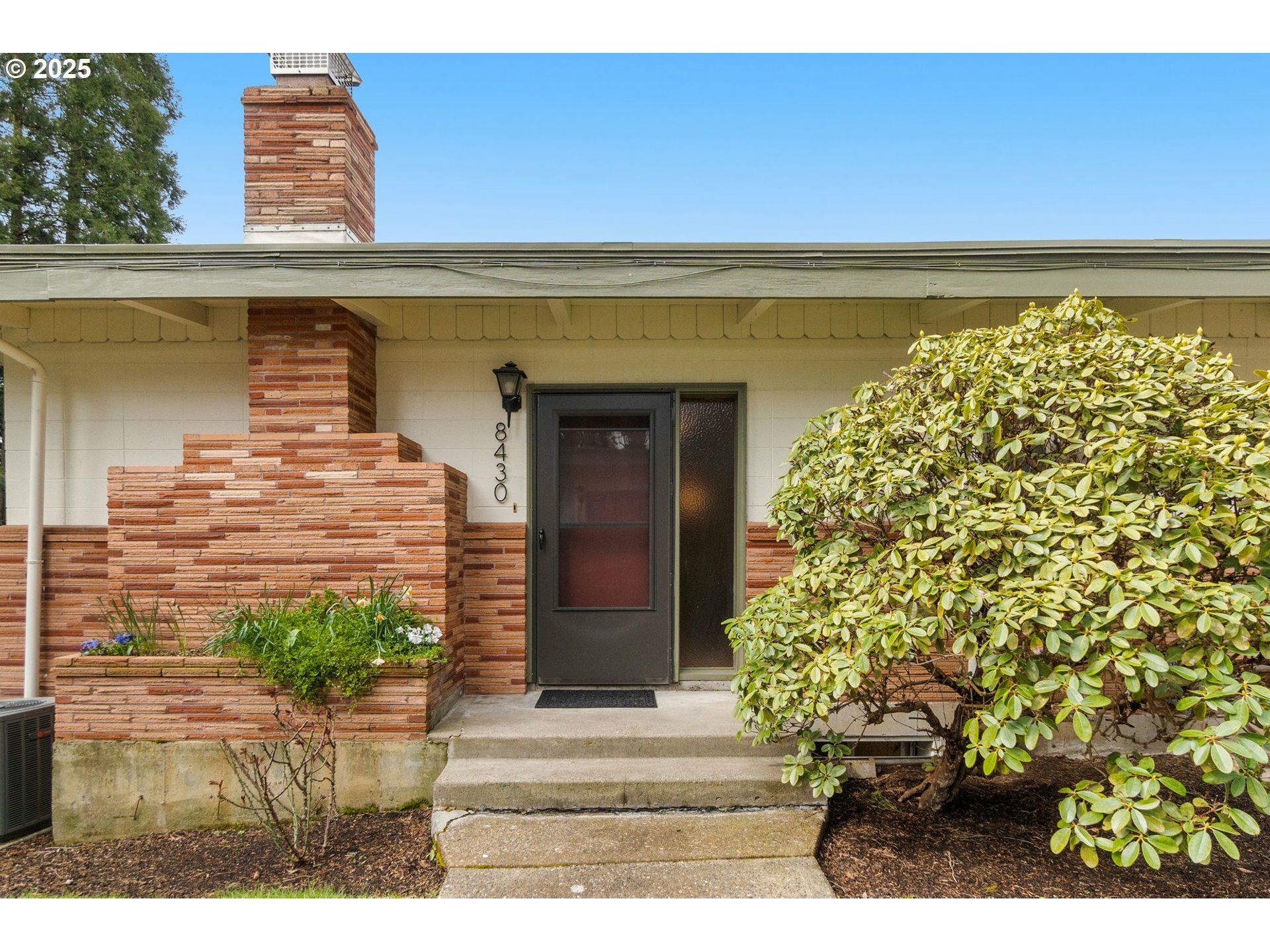 Property Photo: 8430 SW Canyon Dr OR 97225