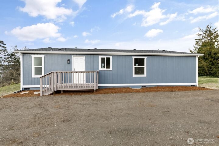 Property Photo:  1456  Lloyd Pl  WA 98277 