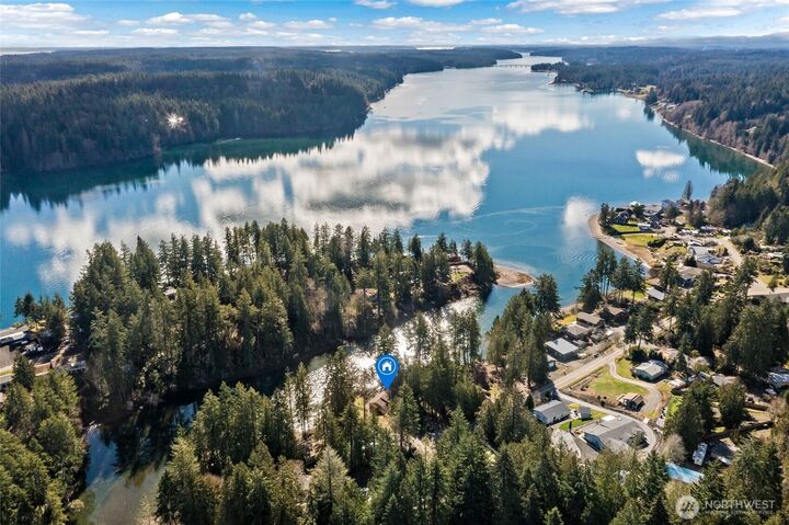Property Photo: 510 E Madrona Parkway WA 98546