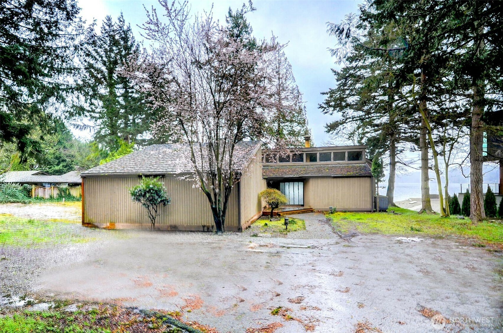 10845 SE Lake Road  Bellevue WA 98004 photo
