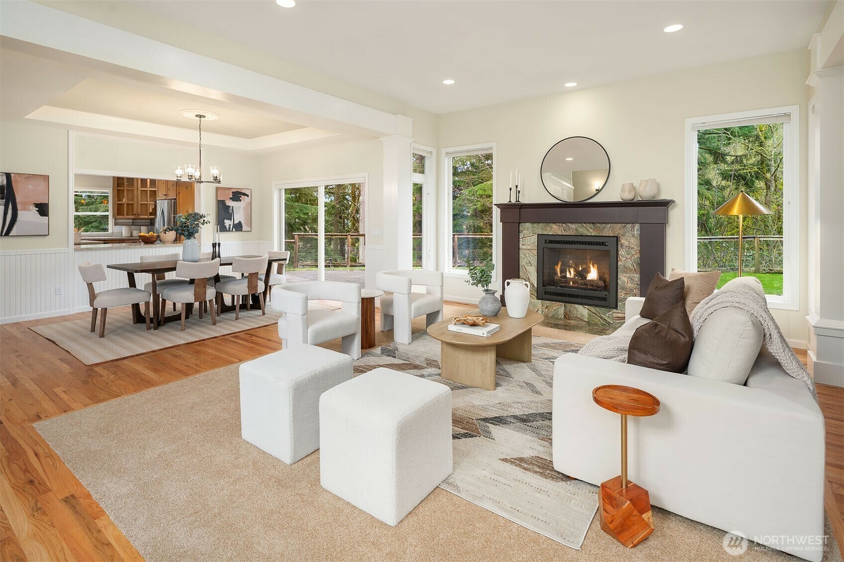 Property Photo: 255 SW Edgewood Court WA 98027