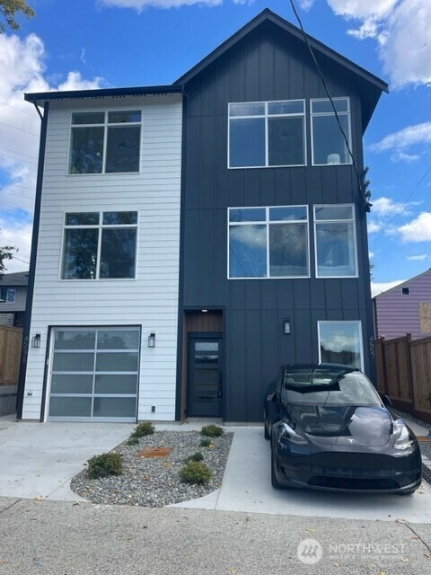 Property Photo: 4557 12th Avenue S A WA 98108