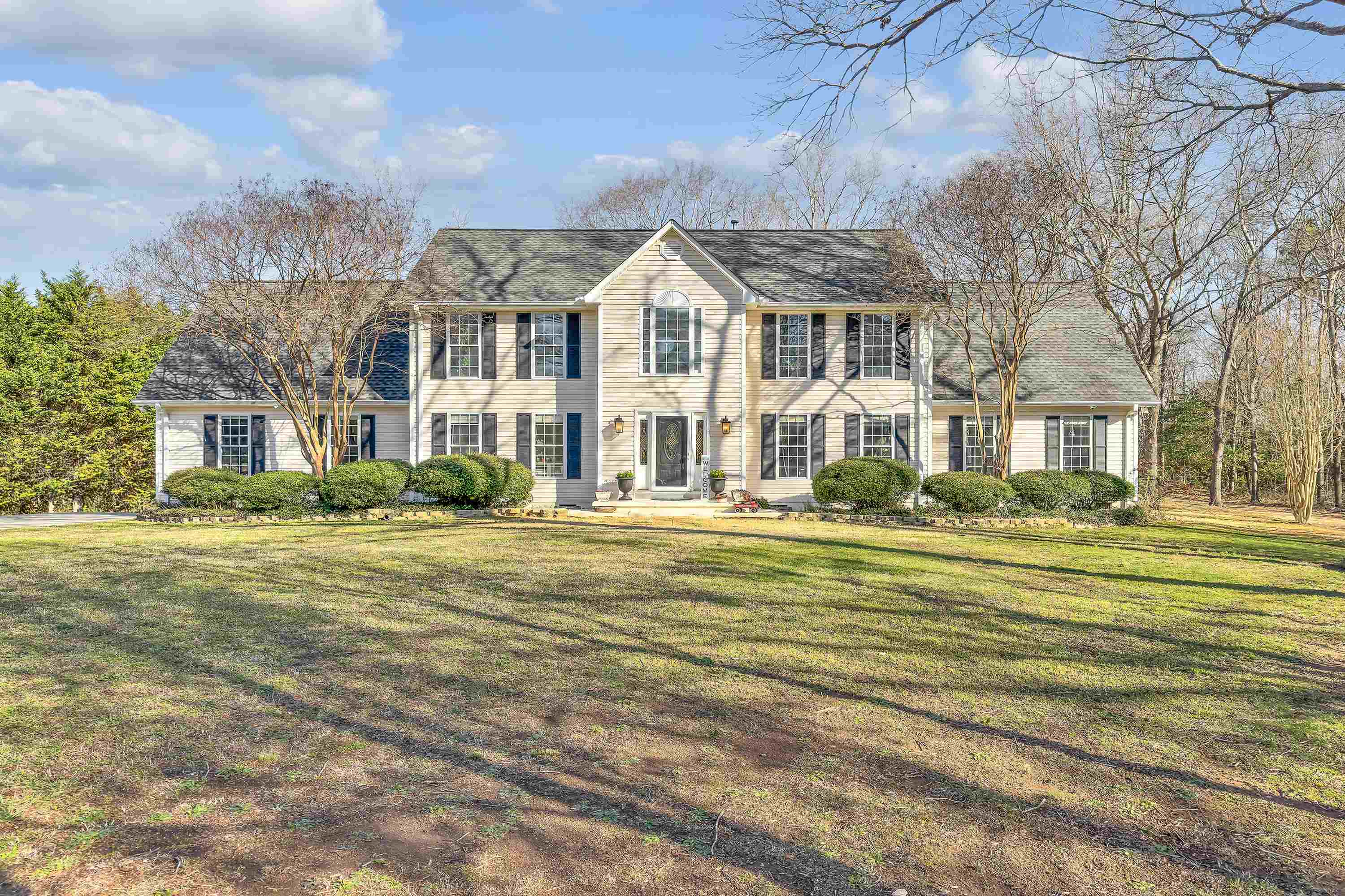 Property Photo: 102 Ida Dacus Way SC 29697