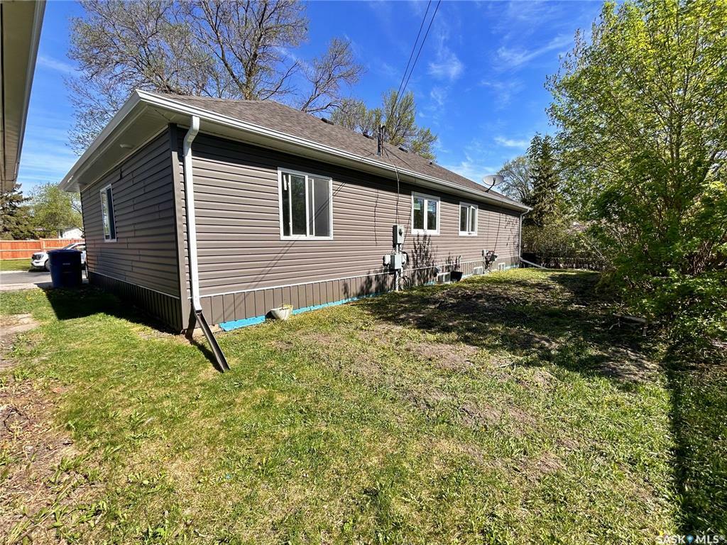 Property Photo: 1401 Mark Avenue SK S0G 3N0