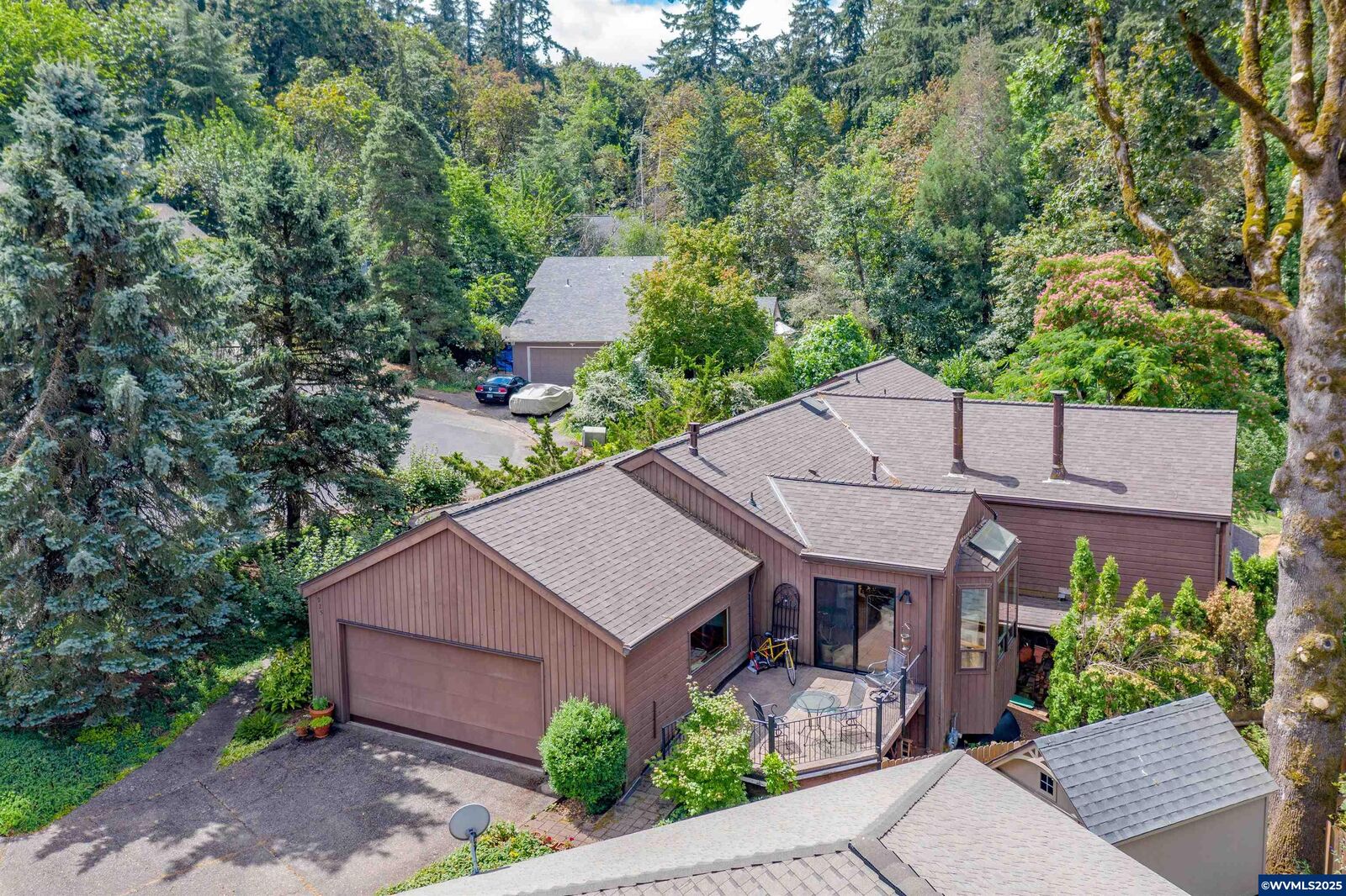 Property Photo: 925 Glen Echo Ct NW OR 97304