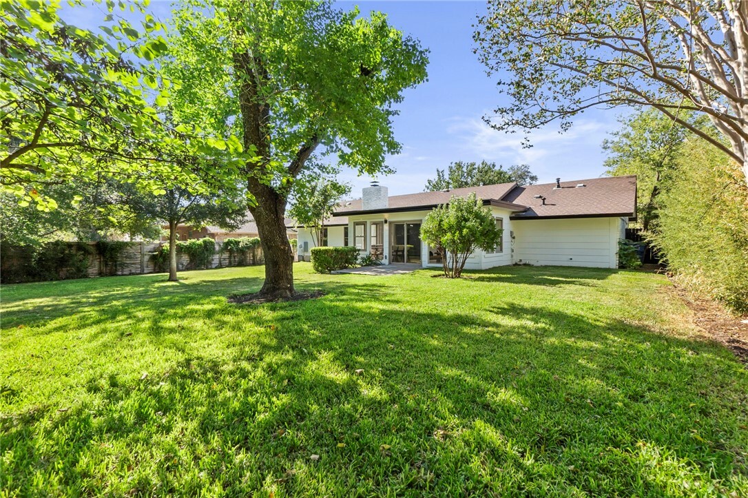 1004 Cripple Creek Drive  Austin TX 78758 photo