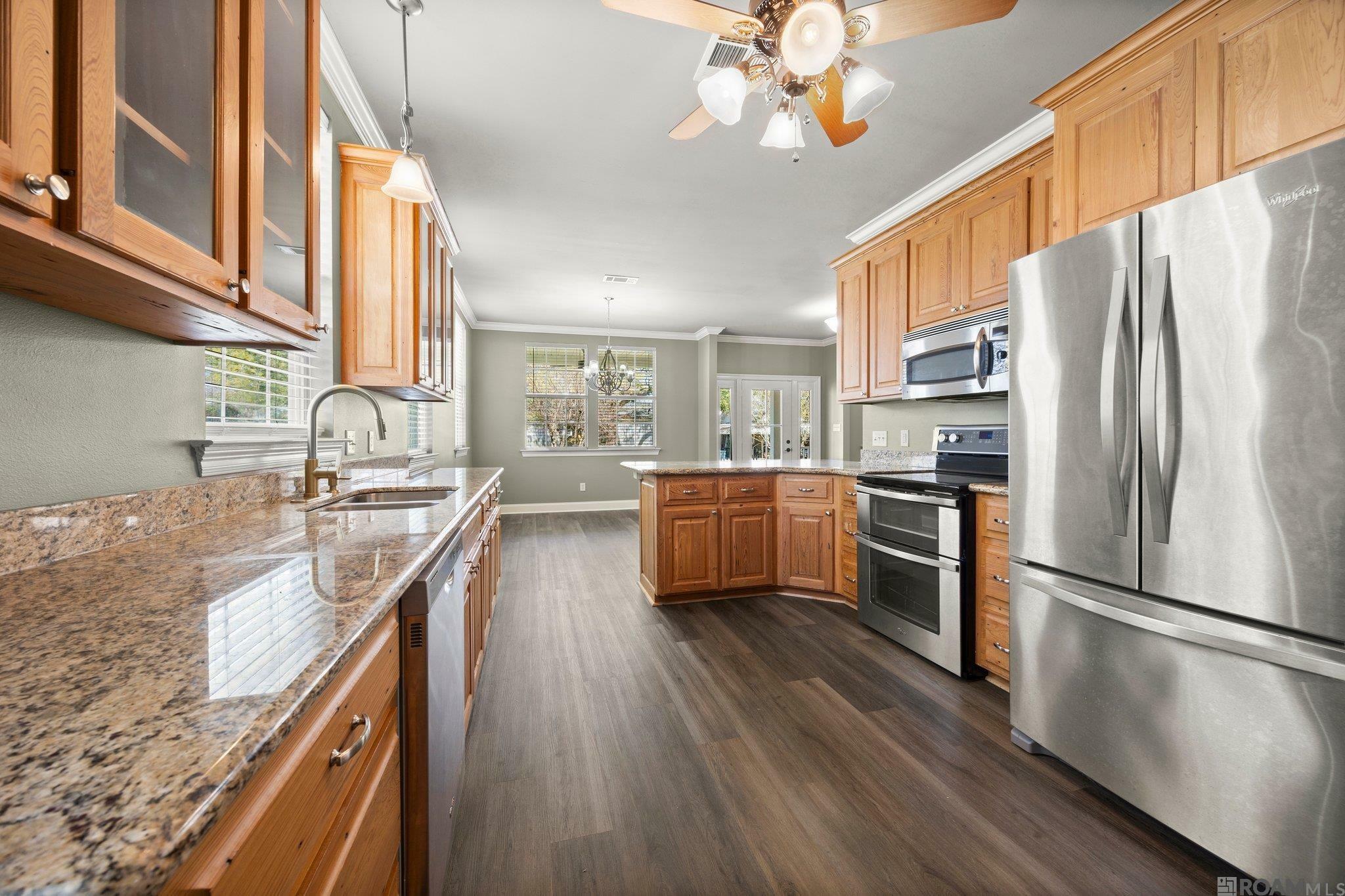 Property Photo: 431 E Josephine St LA 70737