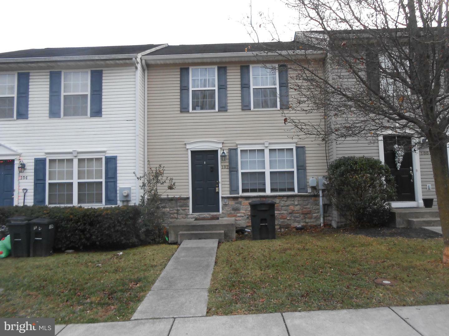 Property Photo: 203 Eastside VA 22602