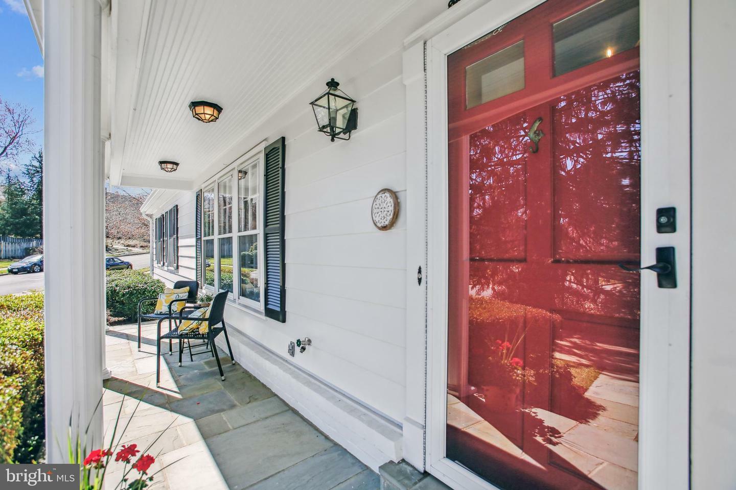 Property Photo: 6210 Kilcullen Drive VA 22101