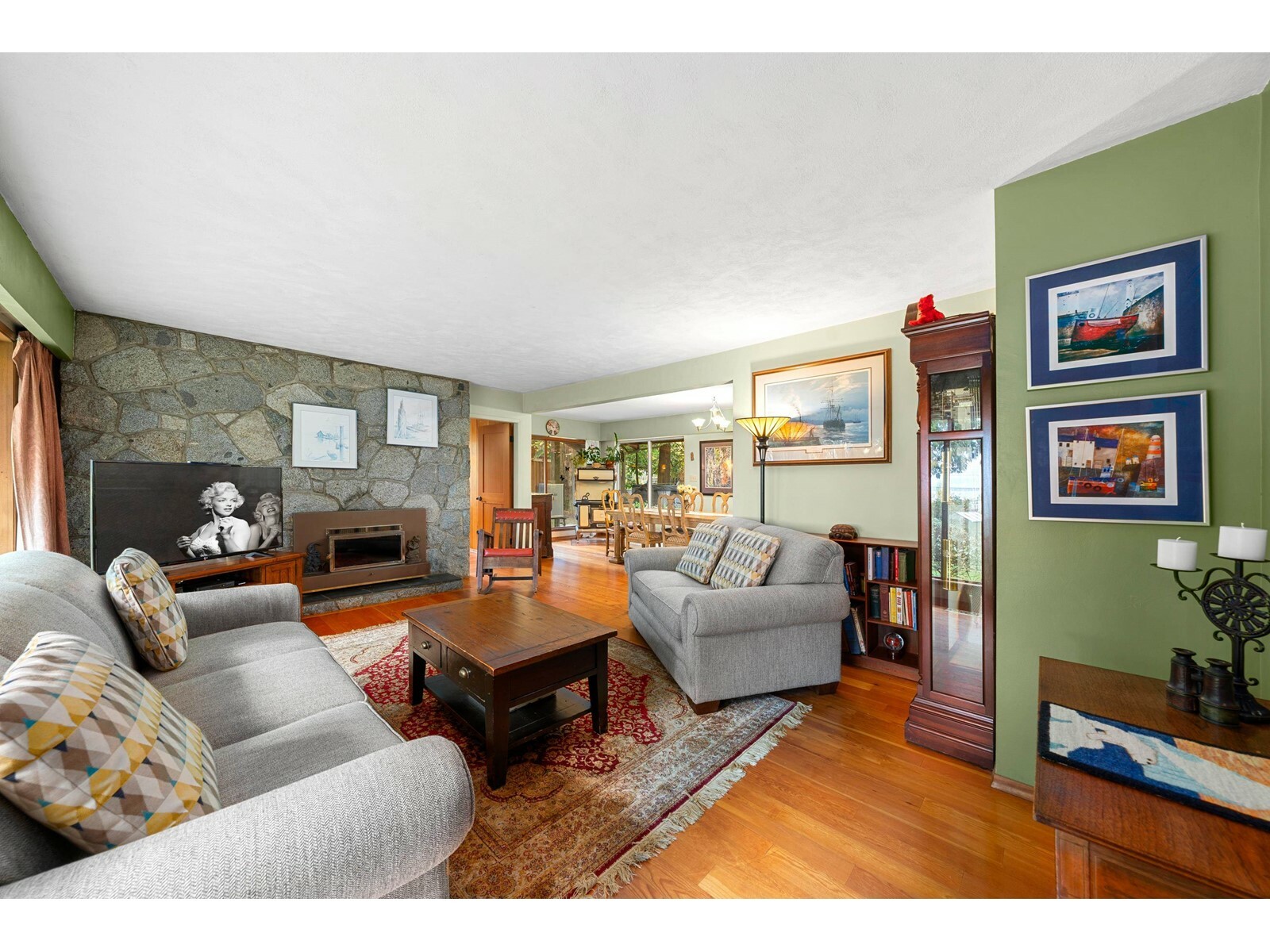 Property Photo: 2574 Crescent BC V4A 3K2