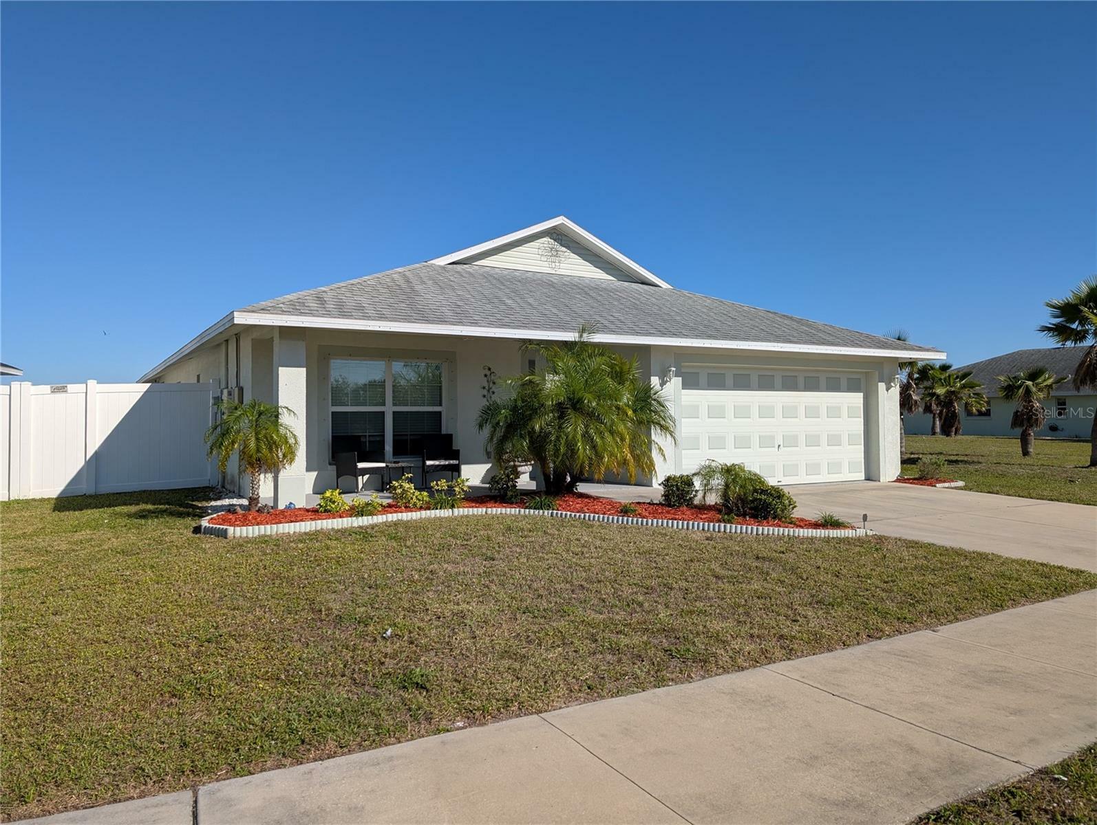 Property Photo: 1405 Blossom Bayou Circle FL 33570