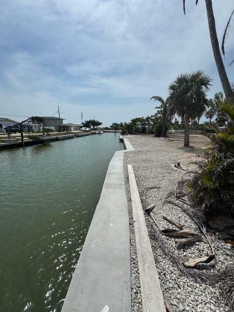 Property Photo: 1285 Holiday Drive FL 34223