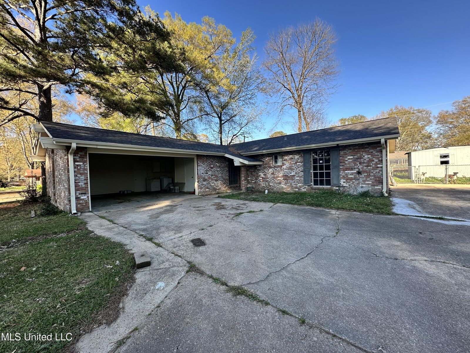 Property Photo:  417 Louisa Street  MS 39208 